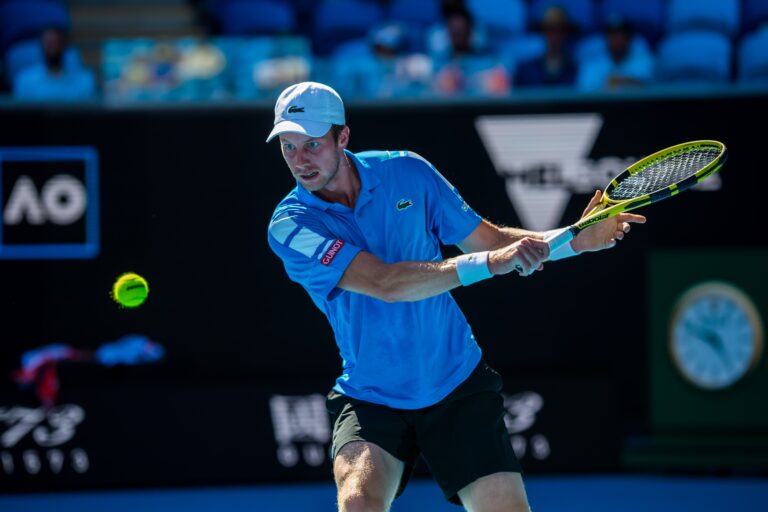 Van de Zandschulp stunt in Indian Wells: Nederlander wint van Djokovic