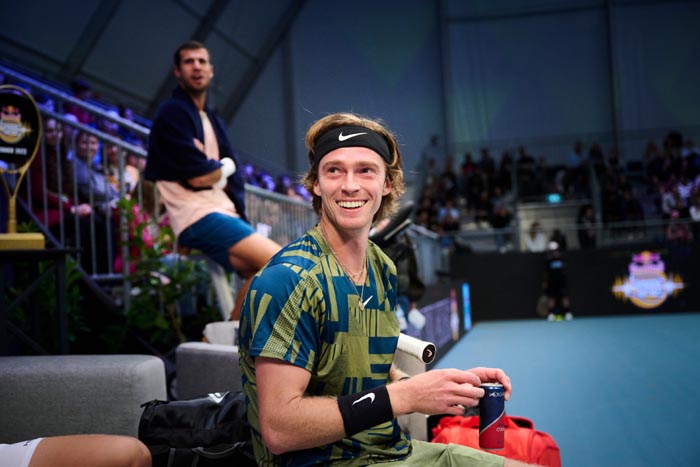 Hoeveel én wat moet je drinken tijdens een tenniswedstrijd?