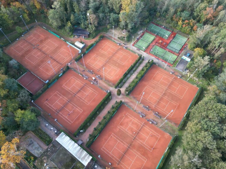 Voormalig tennisprof uit Nederland kondigt start van eigen tennisacademie aan: ‘Heel blij mee’