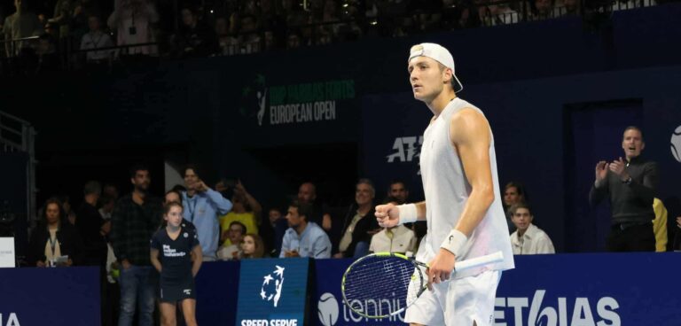 Knappe run van Colson eindigt in halve finales in Mexico-Stad