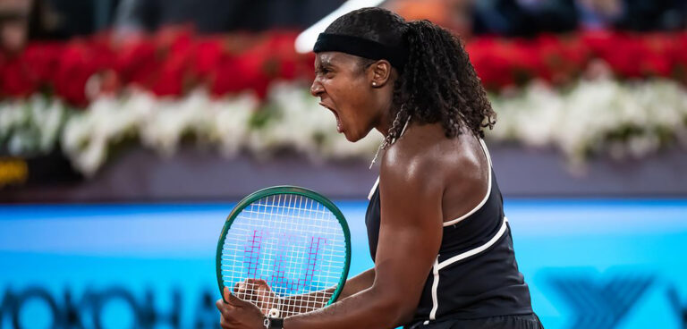 Baptiste schakelt Sabalenka uit en bereikt halve finales in Madrid