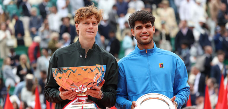 Sinner triomfeert in Monte Carlo en stoot Alcaraz van de troon