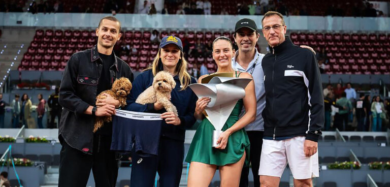 Kostyuk pakt eerste WTA 1000-titel na zege tegen Andreeva in Madrid