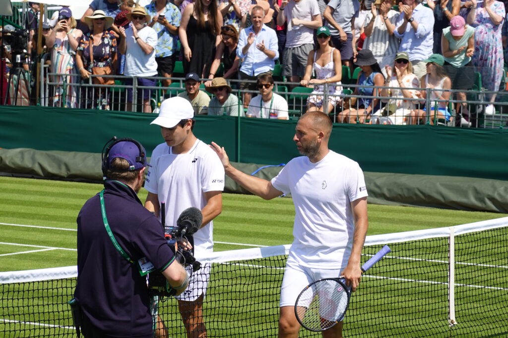 Column Robert Hesen: De tennissport kan wel wat rafelrandjes gebruiken