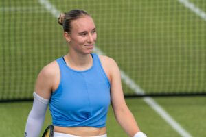 Gestage opmars, Feyenoord-vader, tenniswonderschool Berkenrode: dit is US Open-debutante Anouk Koevermans